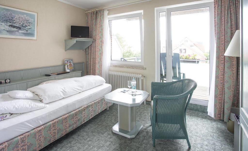 Nordseehotel Freese ยูอิสท์ ภายนอก รูปภาพ