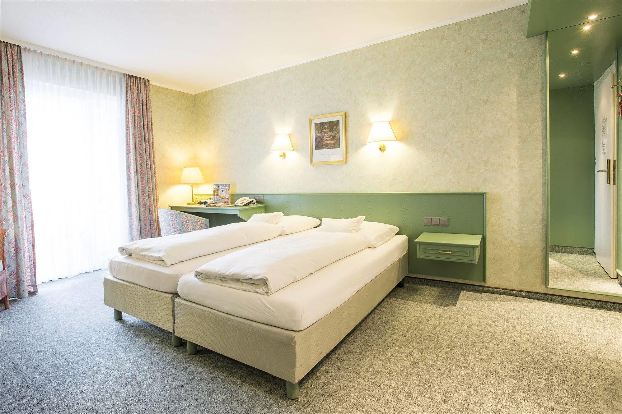 Nordseehotel Freese ยูอิสท์ ภายนอก รูปภาพ